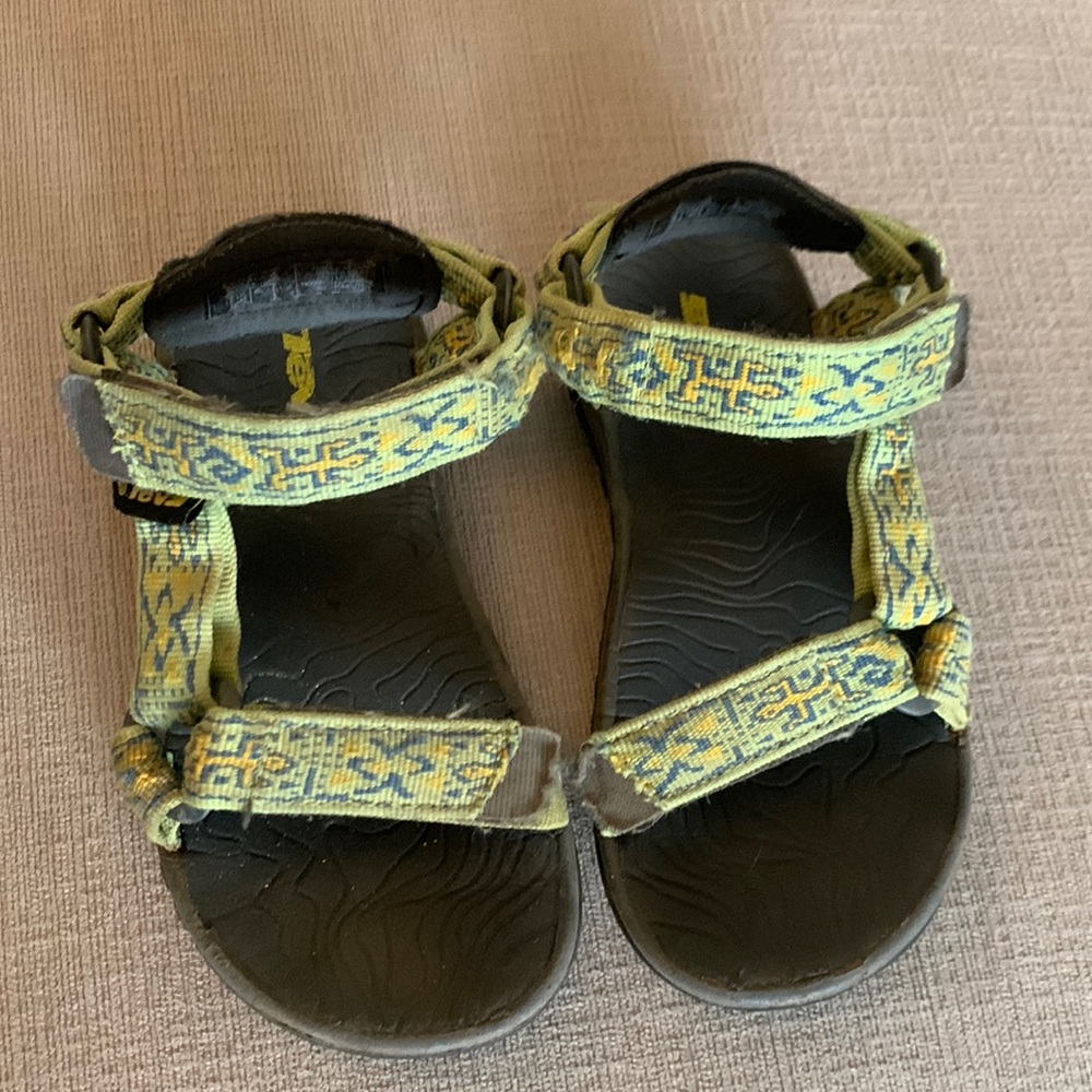 Kids tech sandals